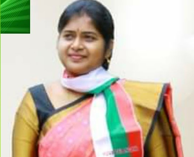 కోదండం సారే తిరుగుతుంటే.. మీరేంది రాణిరుద్రమ? కోదండం సారే తిరుగుతుంటే.. మీరేంది రాణిరుద్రమ?