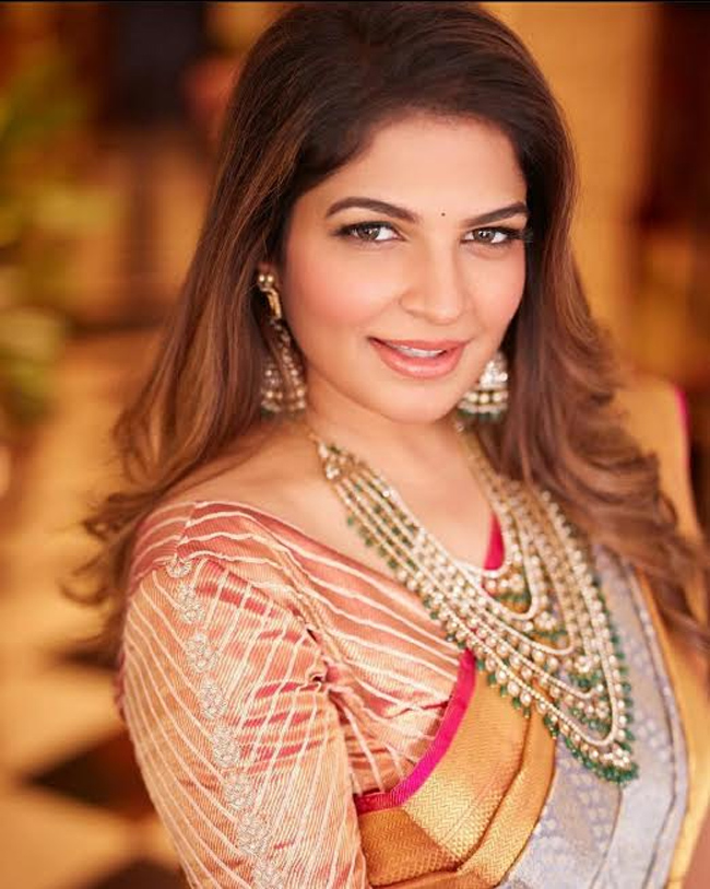 సన్ ఆఫ్ ఇండియా కోసం మోహన్‌ బాబుకి స్టైలింగ్ చేస్తున్న కోడలు మంచు విరానిక..!