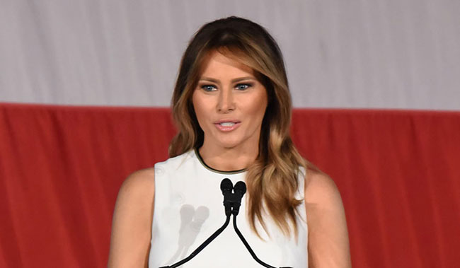 పాడు దగ్గు మెలానియాకు అరుదైన అవకాశాన్ని దెబ్బ తీసిందట పాడు దగ్గు మెలానియాకు అరుదైన అవకాశాన్ని దెబ్బ తీసిందట