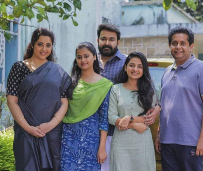 దృశ్యం సీక్వెల్ ఆగిపోయిందన్నారు కానీ..! దృశ్యం సీక్వెల్ ఆగిపోయిందన్నారు కానీ..!