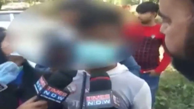 బాలీవుడ్ సినిమాలో సీన్ కాదు.. రియల్ గా జరుగుతన్నది ఇదే బాలీవుడ్ సినిమాలో సీన్ కాదు.. రియల్ గా జరుగుతన్నది ఇదే