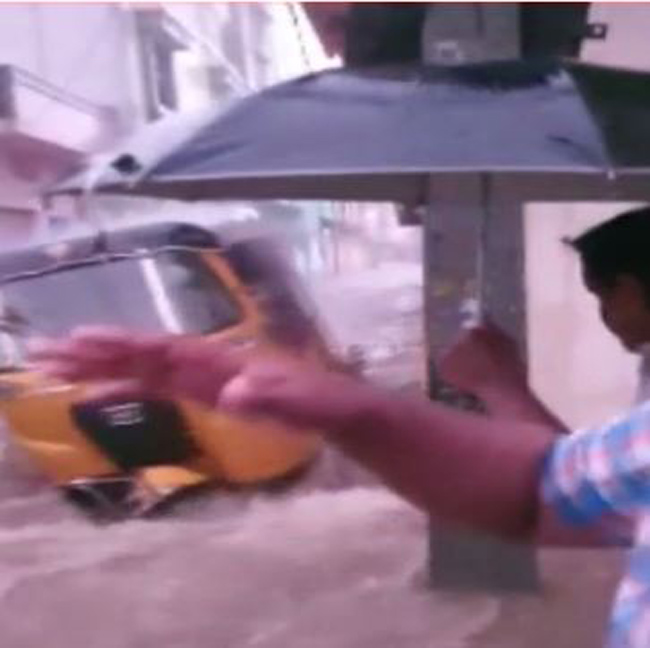 కార్పొరేట్ వార్నింగ్ ఇస్తున్నాడు.. ఆటో కొట్టుకెళ్లింది