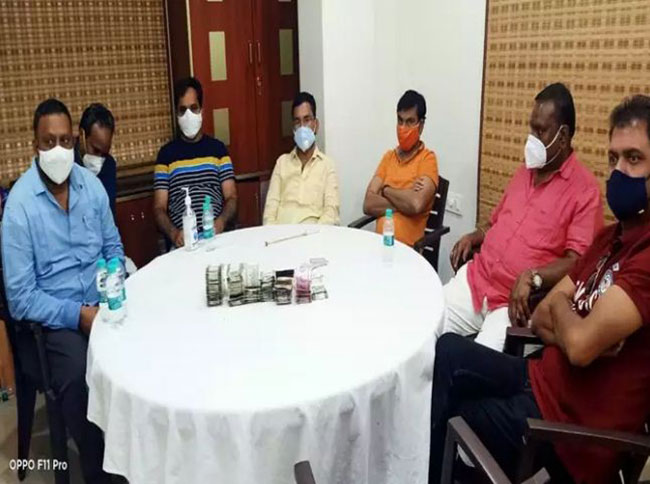 పేకాట స్థావరంపై పోలీసుల దాడి.. అరెస్ట్ అయిన నలుగురు మహిళలు