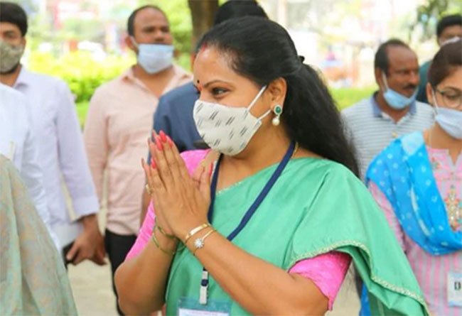 నిజామాబాద్ ఎమ్మెల్సీ ఎన్నికలో ఓటేసిన ప్రముఖలు నిజామాబాద్ ఎమ్మెల్సీ ఎన్నికలో ఓటేసిన ప్రముఖలు