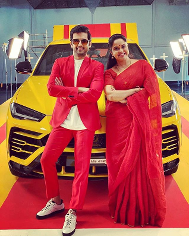 ఫోటో స్టోరి: రంగ్ దే సెట్లో రంగ్ ప‌డిందిగా