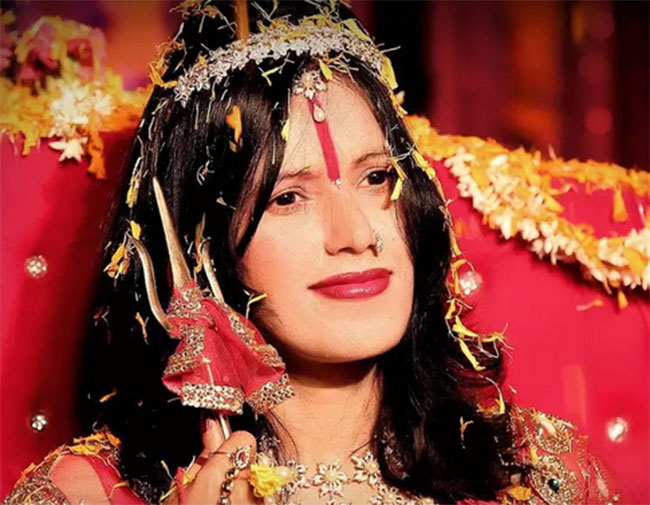 దుమారం: బిగ్ బాస్ లోకి ఆధ్యాత్మిక గురువు ‘రాధేమా’