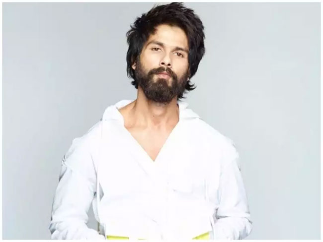 Shahid Grabs A 100 Crore Deal For A NetflixWeb-Series!