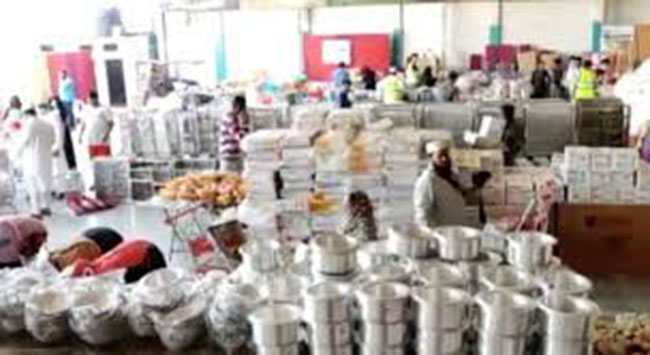 రోటీన్ కు భిన్నంగా ఈ షాపింగ్ వేళా.. నచ్చింది తీసుకెళ్లిపోవచ్చు