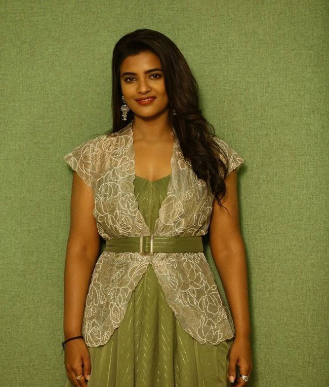 Talented Actress Replaces Nivetha Pethuraj in SDT 14? Talented Actress Replaces Nivetha Pethuraj in SDT 14?