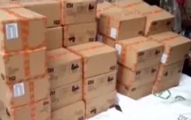 రన్నింగ్ కంటైనర్లో సెల్ ఫోన్ల చోరీ..ఖాకీ మూవీ రేంజిలో దొంగల పట్టివేత రన్నింగ్ కంటైనర్లో సెల్ ఫోన్ల చోరీ..ఖాకీ మూవీ రేంజిలో దొంగల పట్టివేత