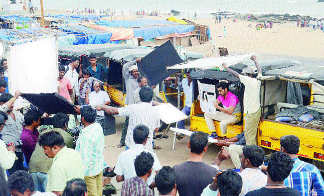 సినిమాలు హోల్డ్ లో పెట్టి వెబ్ సిరీస్ డైరెక్ట్ చేస్తున్నారా...?