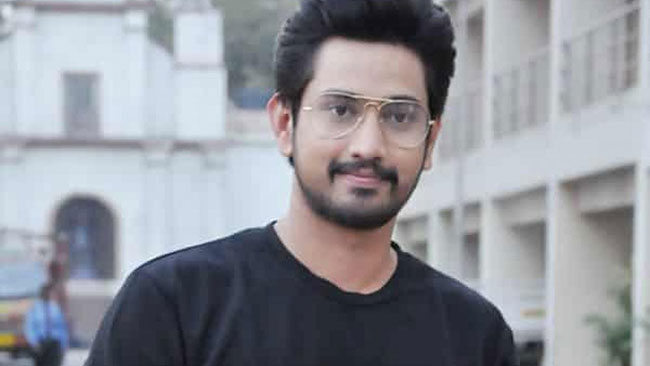 ఇంట్లో డబ్బులు అడగలేక పెట్రోల్ బంక్ లో పనిచేశా ఇంట్లో డబ్బులు అడగలేక పెట్రోల్ బంక్ లో పనిచేశా