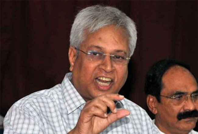 పోలవరం ప్రాజెక్టుకు కేంద్రమే చేపట్టాలి: ఉండవల్లి