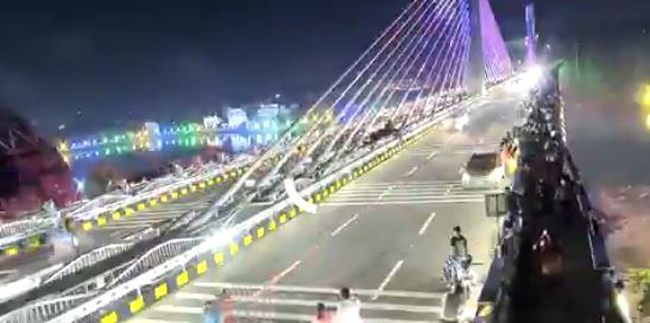 Visitors Neglecting Safety Measures On Durgam Cheruvu Cable Bridge