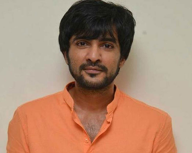 సితార ఎంటర్టైన్మెంట్స్ బ్యానర్ లో యువ హీరో...! సితార ఎంటర్టైన్మెంట్స్ బ్యానర్ లో యువ హీరో...!