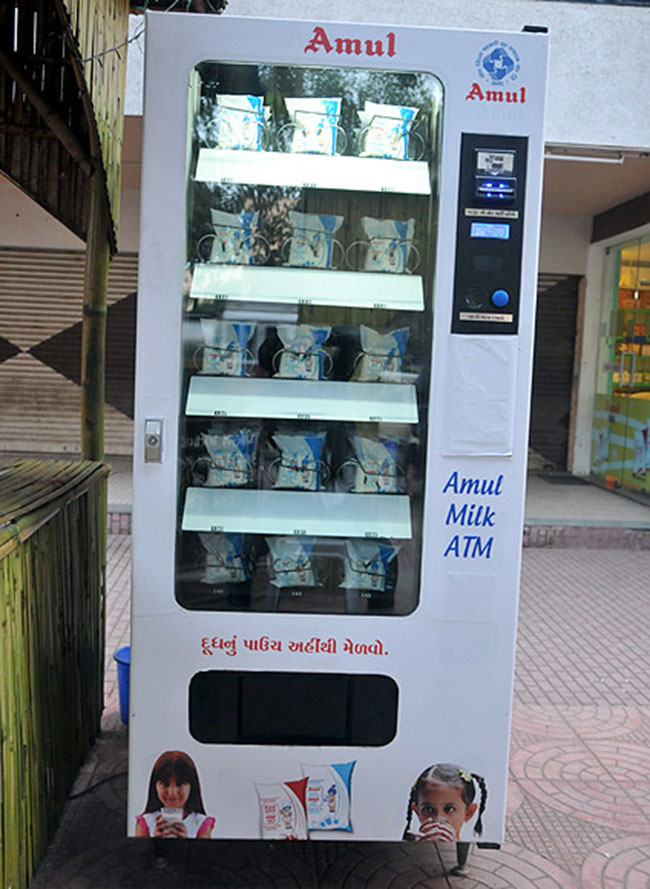 ఏటీఎం.. అంటే ఎనీటైమ్​ మిల్క్​..! హైదరాబాద్ ​లో ప్రారంభం