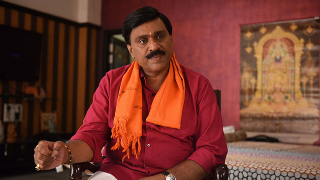 గాలి జనార్ధన్ రెడ్డి కూతురినంటూ మోసం