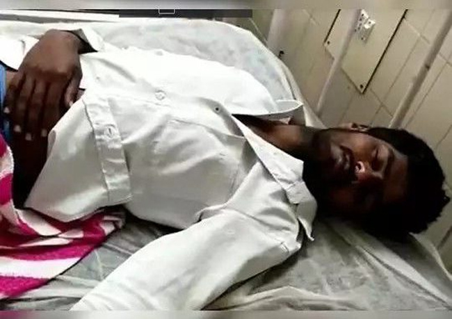 వాలంటీర్ కళ్లలో కారం కొట్టి పించన్ సోమ్ము ఎత్తుకెళ్లారు!