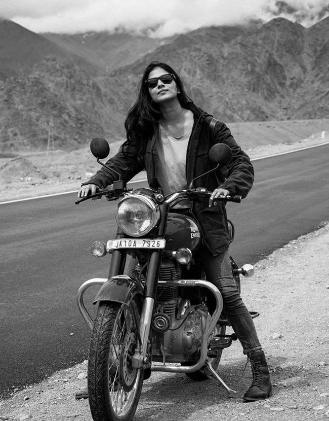 Malavika%20Mohanan%20Beautiful%20Photos_