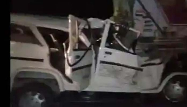 యూపీలో ఘోర రోడ్డు ప్రమాదం .. 14 మంది మృతి !