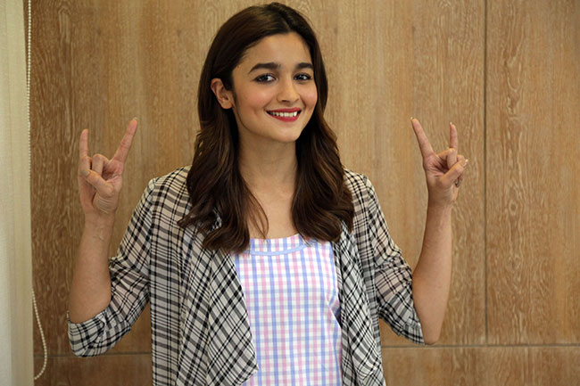 బాహుబలిలో తమన్నా ఎలాగో.. ఆర్.ఆర్.ఆర్ లో అలియా అలాగా..!