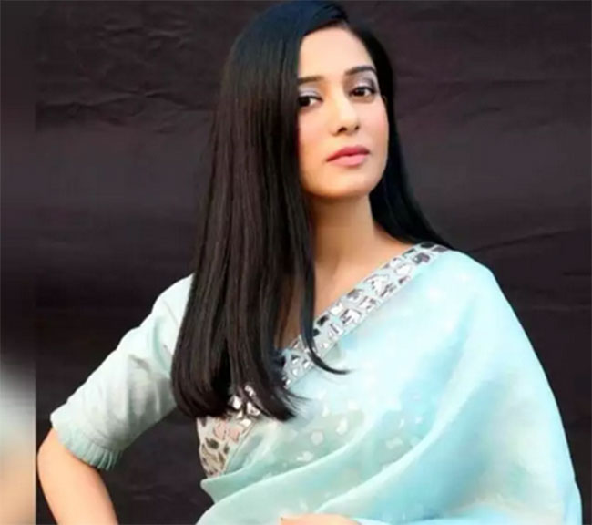 సోష‌ల్ మీడియాపై క్లాస్ తీస్కున్న మ‌హేష్ హీరోయిన్