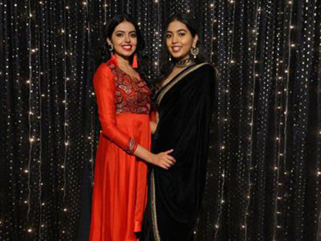 ఒకేసారి రాజశేఖర్‌ ఇద్దరు కూతుర్లతో రొమాన్స్‌ చేయబోతున్న హీరో