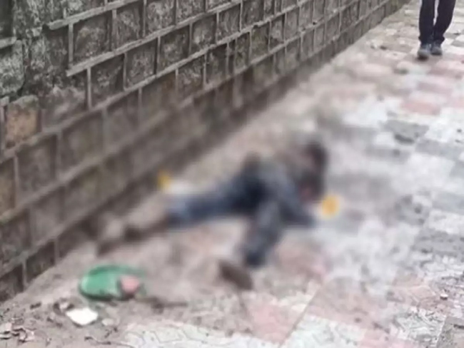 హైదరాబాద్ మెట్రో స్టేషన్ వద్ద దారుణ హత్య