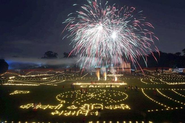 అక్కడ దీపావళి దాటేదాకా.. బాణసంచా కాలిస్తే ఆరేళ్ల జైలు