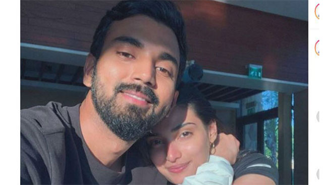 హీరోయిన్‌ తో టీం ఇండియా స్టార్ క్రికెటర్‌ లవ్‌ నిజమే