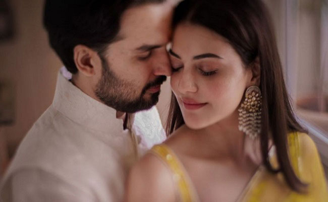 ఫోటో స్టోరి: సినిమాటిగ్గా ఉన్నా రొమాంటిక్ గా..!