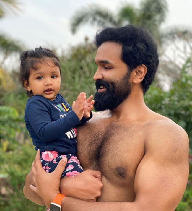 హాలీవుడ్ నటుడు ది రాక్ నుంచి ప్రేరణ పొందుతున్న మంచు విష్ణు..!