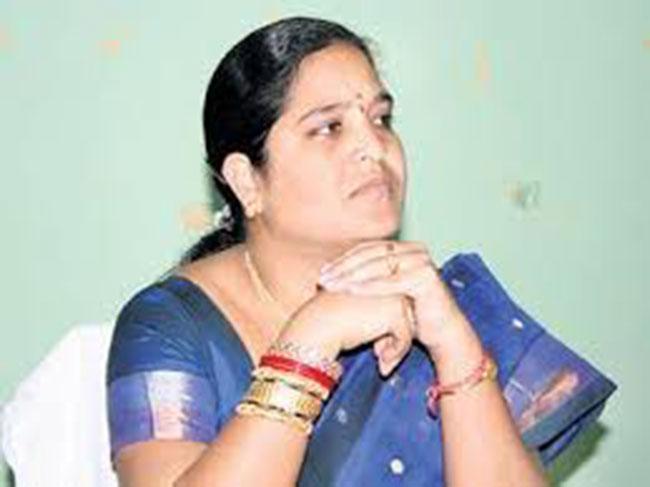 గీత‌గారి దూకుడు గీత గీసేవారే లేరా?