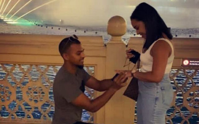 లవర్ కి నిశ్చితార్థం రింగ్ పెట్టిన పంజాబ్ హిట్టర్