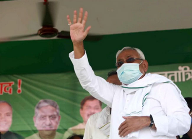 ఈసారి ఆ సీఎంపై ఉల్లి గడ్డలు పడ్డాయి