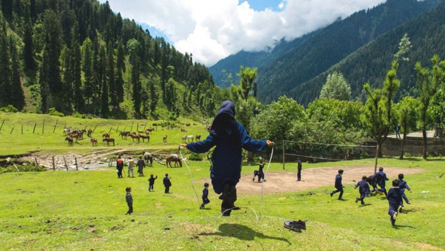 జమ్మూకశ్మీర్‌లో రెండున్నర లక్షల ఎకరాల భూ కబ్జా..400 మంది నాయకుల ప్రమేయం