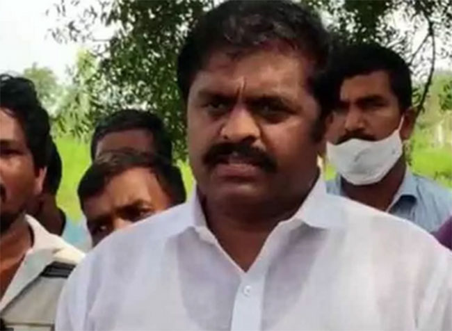 పోలింగ్ వేళ ‘జంపింగ్’ వీడియో ఎవరి పని?