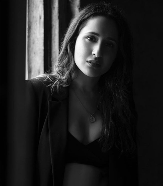 ఫోటో స్టోరి: ఎస్కేప్ అవ్వాల‌న్నా క‌ష్ట‌మే ప్ర‌గ్యా