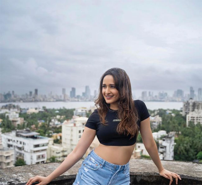 ఎందులోనూ రాజీ ప‌డ‌ని ప్ర‌గ్య‌కు వ‌ర్క‌వుట‌వుతోందా?