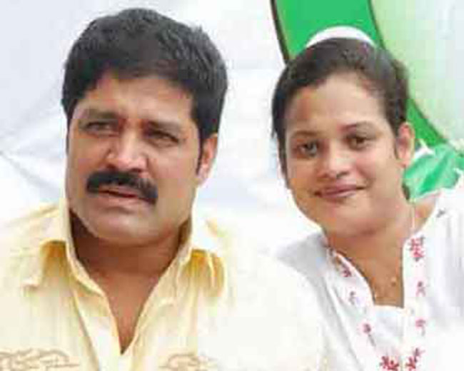 డబ్బుల విషయంలో మోసం.. శ్రీహరి భార్య డిస్కో శాంతి ఎమోషనల్