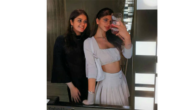 ఫొటోటాక్‌ : సూపర్‌ స్టార్‌ కూతురు జీరో సైజ్‌ అందం