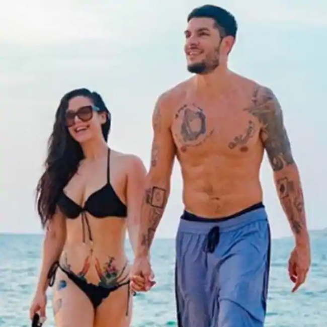 బ్రేకప్‌ ను అధికారికంగా ప్రకటించిన స్టార్ సెలబ్రెటీ