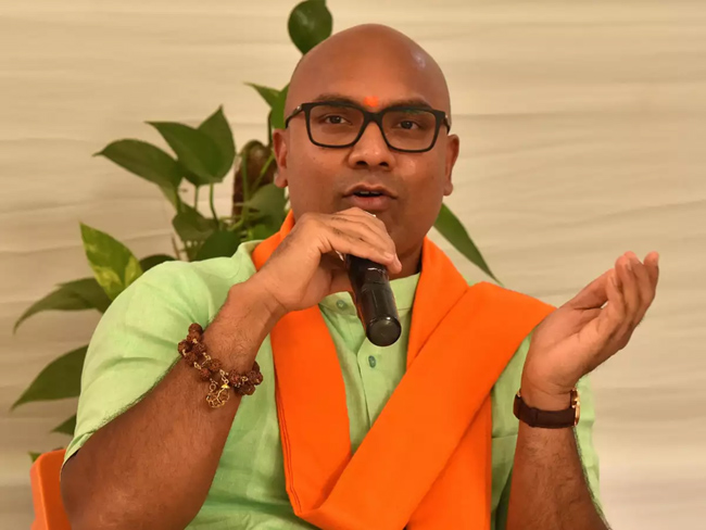 టీఆర్ఎస్. వర్సెస్ బీజేపీ: గ్రేటర్ లో ఫ్లెక్సీ రాజకీయాలు