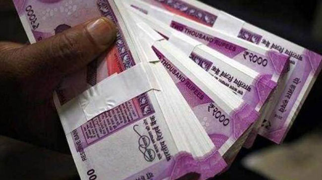 నోట్లు పంచుడులో తొలిసారి గులాబీ పార్టీ నేతలు అడ్డంగా బుక్ అవుతున్నారా?