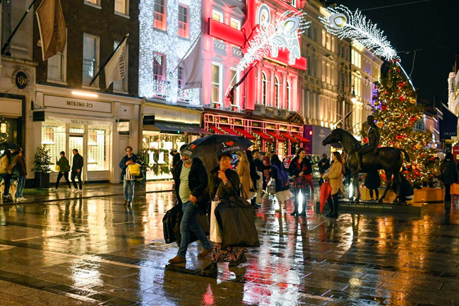 ‘క్రిస్మస్​ వేడుకలు ఈ సారి వద్దు’ బ్రిటన్ ​లో ఆంక్షలు