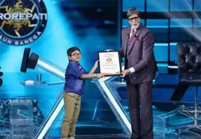 బుడతడు పాతిక లక్షలు గెలిచాడు..బిగ్ బీ ని మెప్పించాడు