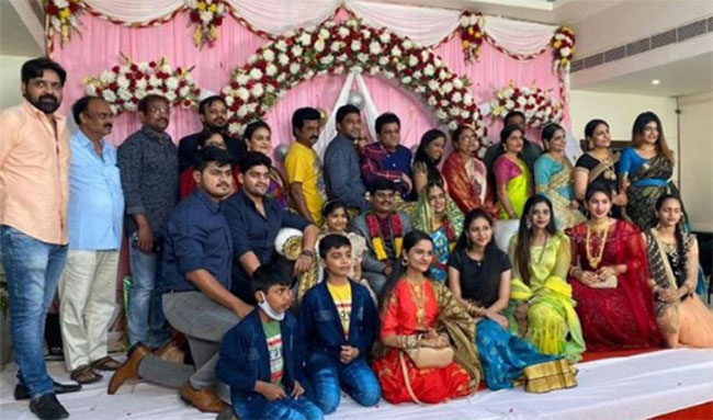 అక్క కూతురు పెళ్లికి అన్నీ తానే అయిన అలీ!