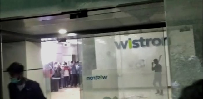 Anger Triggered Workers Attack Wistron IPhone Manufacturing Plant