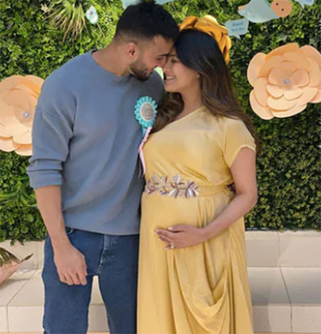 హీరోయిన్ బేబి షవ‌ర్ పార్టీలో లేడీ నిర్మాత హ‌ల్చ‌ల్