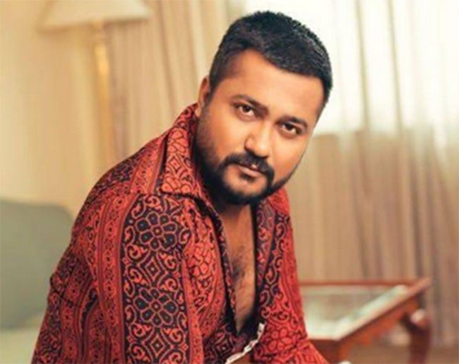 సేతుప‌తి త‌ర్వాత అంత‌గా ఆఫ‌ర్లు కొట్టేస్తున్న తంబీ